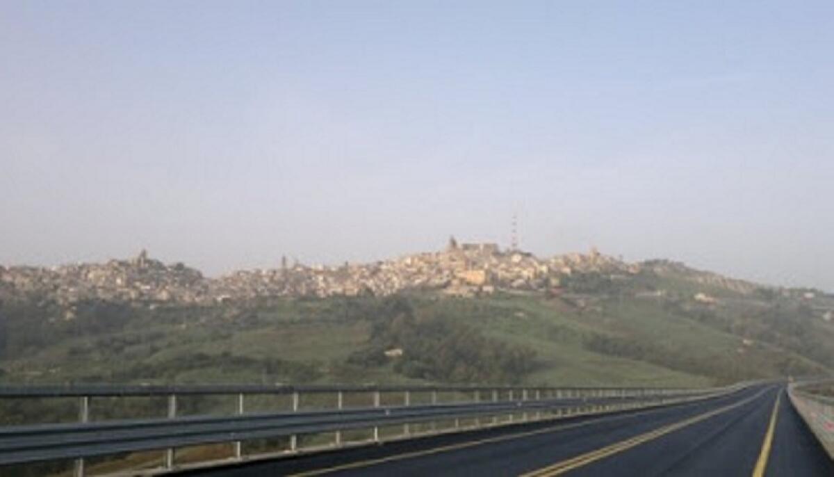 Caltagirone: aggiudicati i lavori per il nuovo tratto della "Licodia Eubea - Libertinia" - 