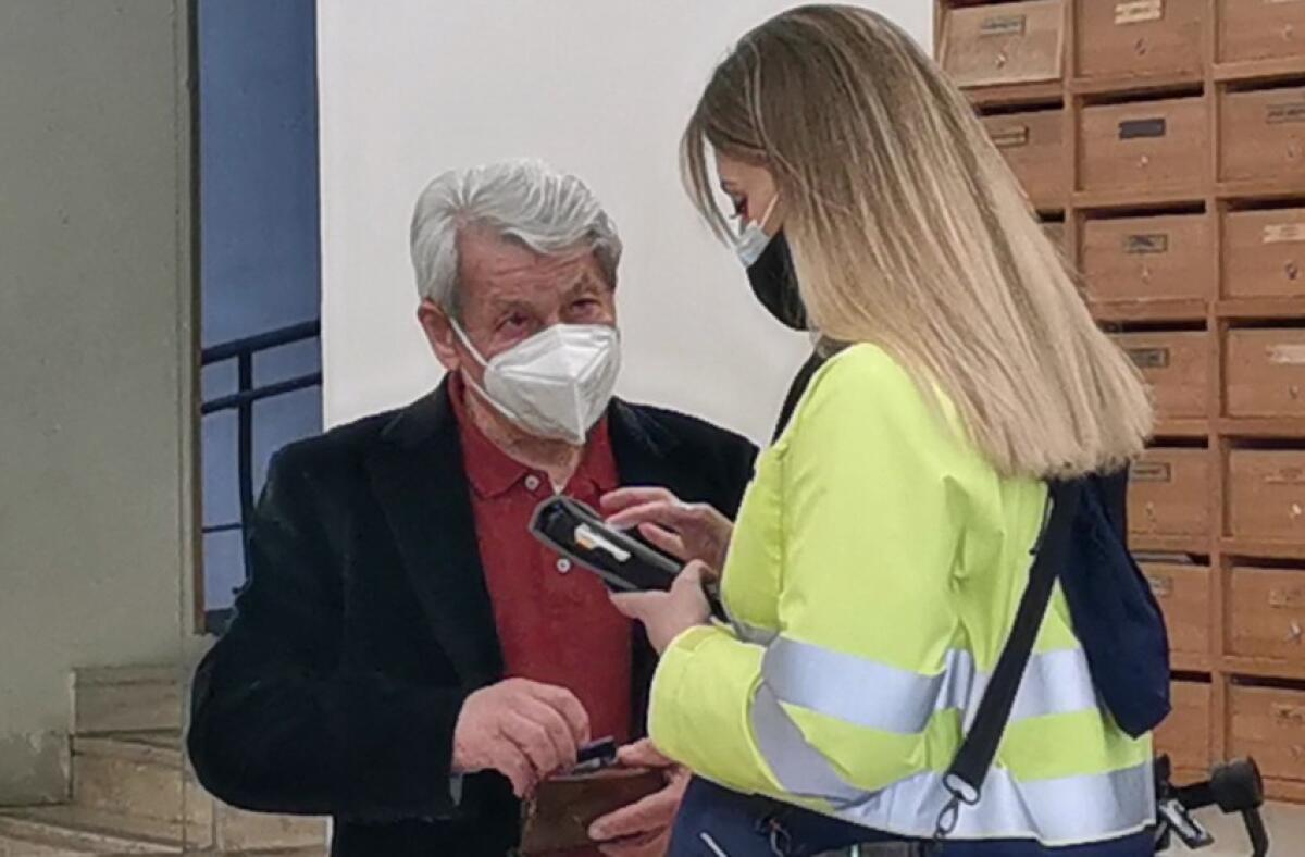 Vaccino anti Covid: prenotazione anche con sms e numero verde dal lunedì alla domenica - 