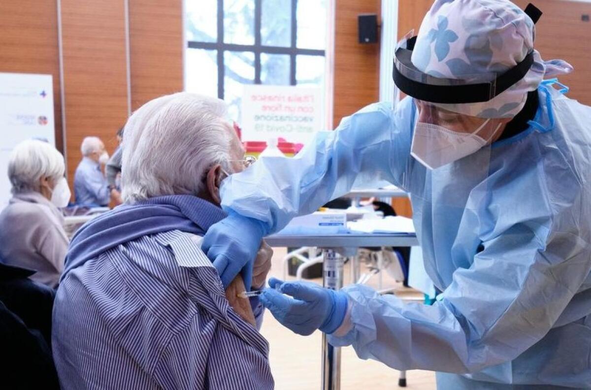 Ramacca: "zona rossa" dal 14 aprile. Vaccini in Sicilia, parte l"Operazione nonni" - 