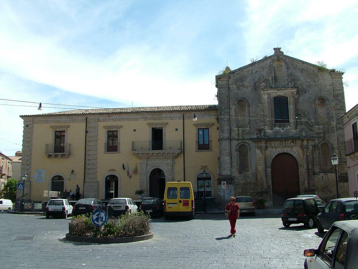 Licodia Eubea, elisuperficie ancora al palo: «Che fine ha fatto l'opera?» - 