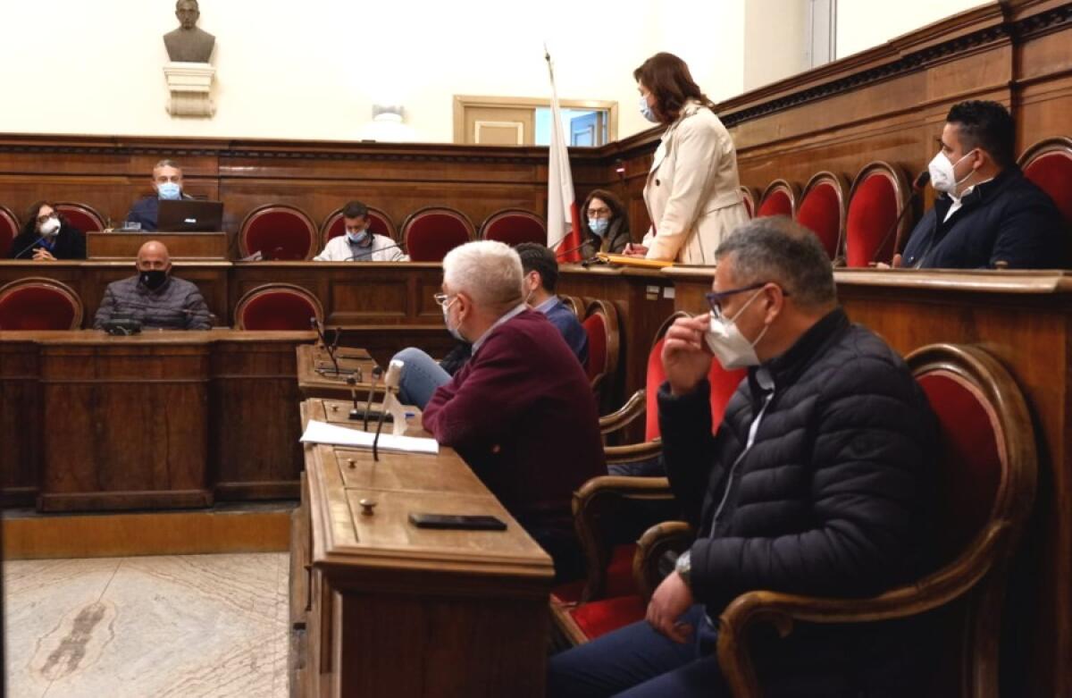 Caltagirone: una seduta straordinaria del Consiglio comunale dedicata ai problemi dell’ospedale - 