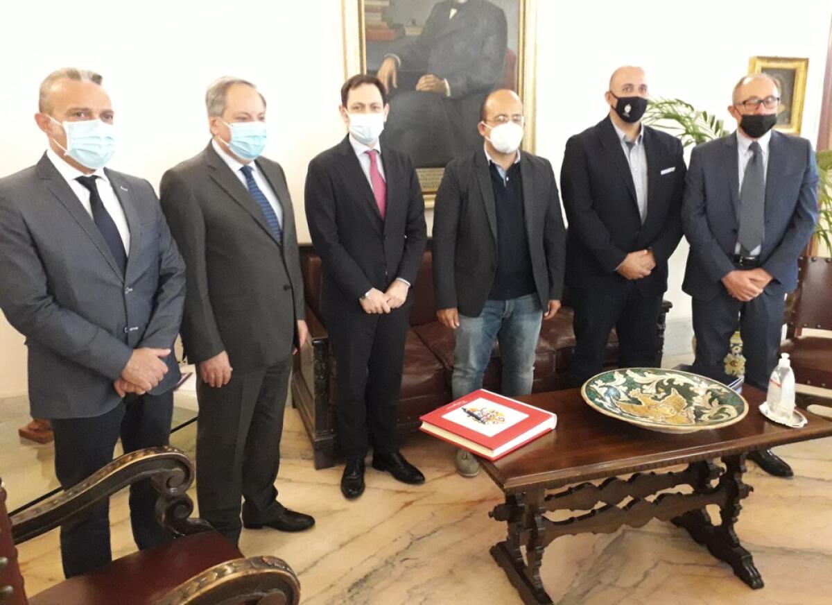 Caltagirone: la Commissione Sanità dell'Ars in seduta straordinaria. L'assessore Razza incontra il sindaco Ioppolo - 