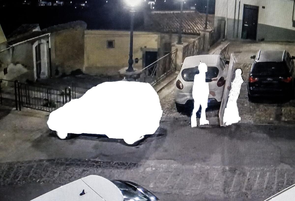 Caltagirone: abbandono di rifiuti, sette multe da 600 euro a cinque persone - 