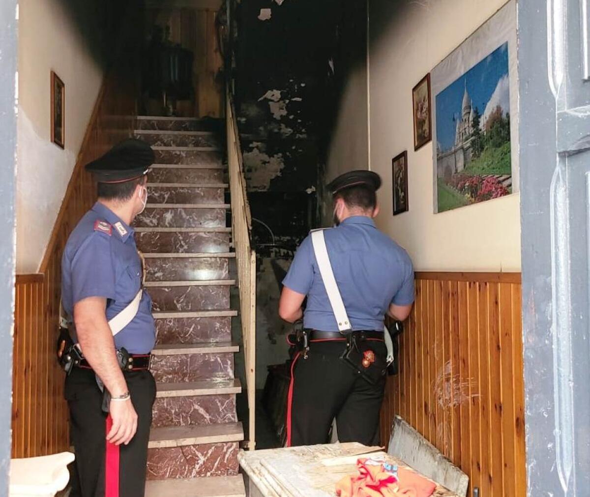 Palagonia: palazzina in fiamme, intervengono i Carabinieri - 