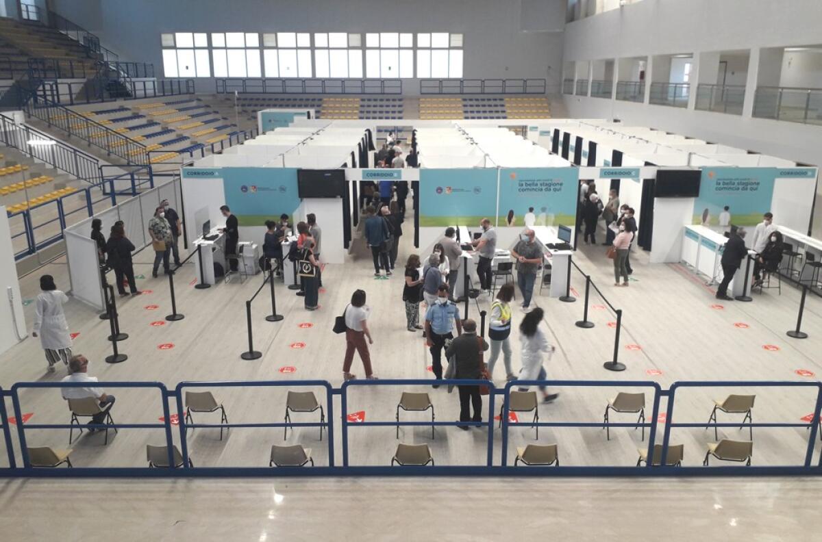 Caltagirone: l'Hub vaccinale aperto solo la mattina. Open Day fino al 20 luglio - 