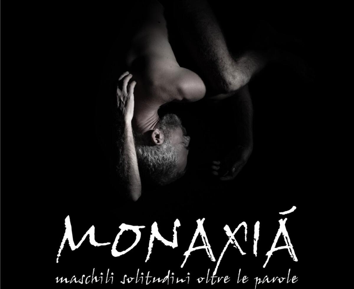 Caltagirone: da domenica 18 luglio la mostra fotografica "MONAXIÁ maschili solitudini oltre le parole" - 