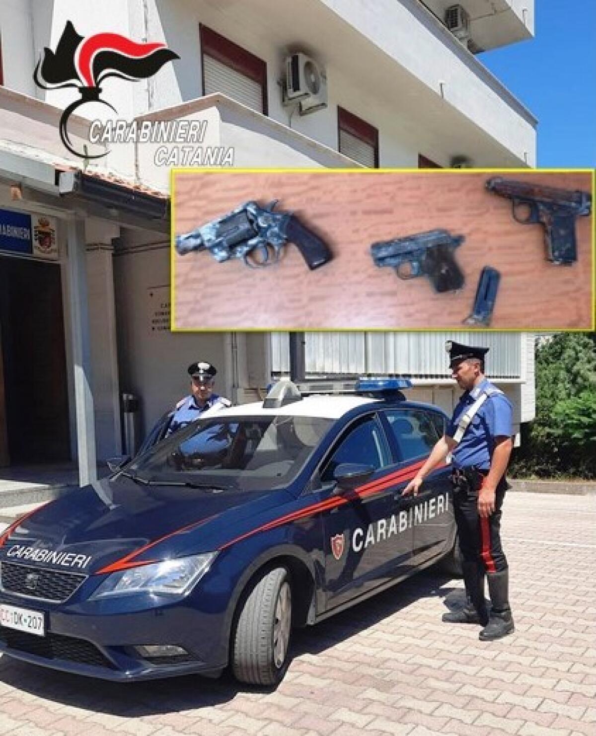 Palagonia: i Carabinieri trovano armi nascoste in un casolare - 