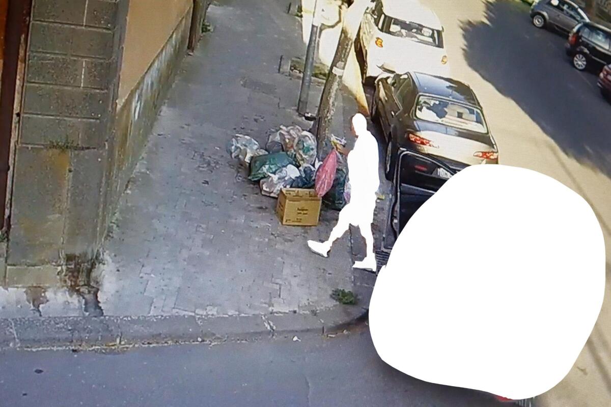 Caltagirone: abbandono di rifiuti, sette incivili immortalati dalla telecamere - 