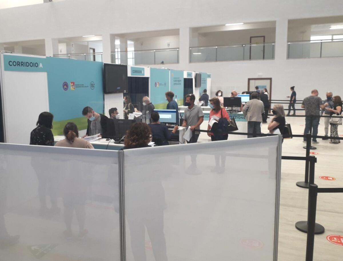 Caltagirone: l'Hub per le vaccinazioni anti Covid aperto anche a Ferragosto - 