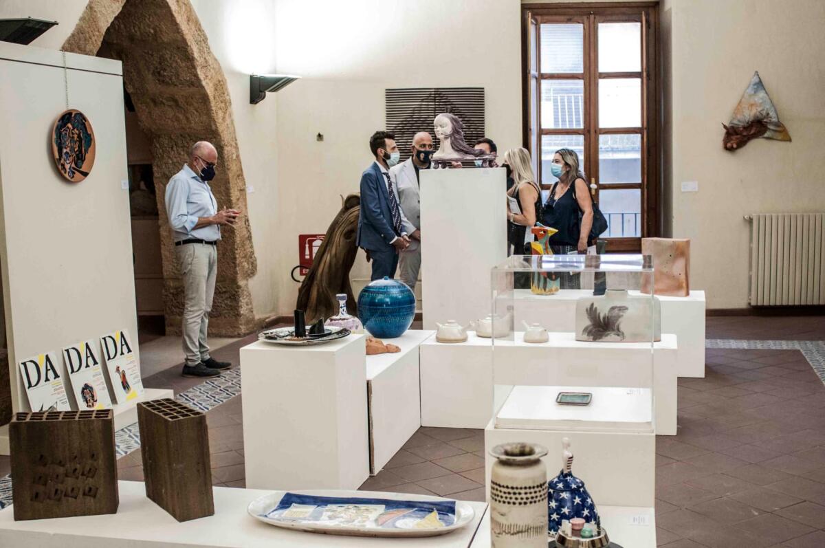 Caltagirone: al MACC la mostra “Primedicopertina 30/40, Passato Futuro” - 