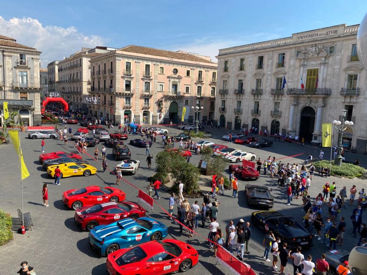 Cavalcade 2021, l'evento della Ferrari con John Elkann a Catania - 