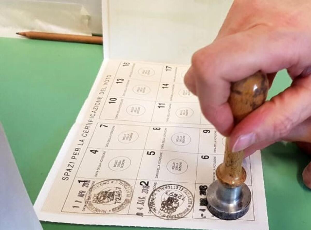 Caltagirone: sorteggio scrutatori e attestati sostitutivi delle tessere elettorali - 