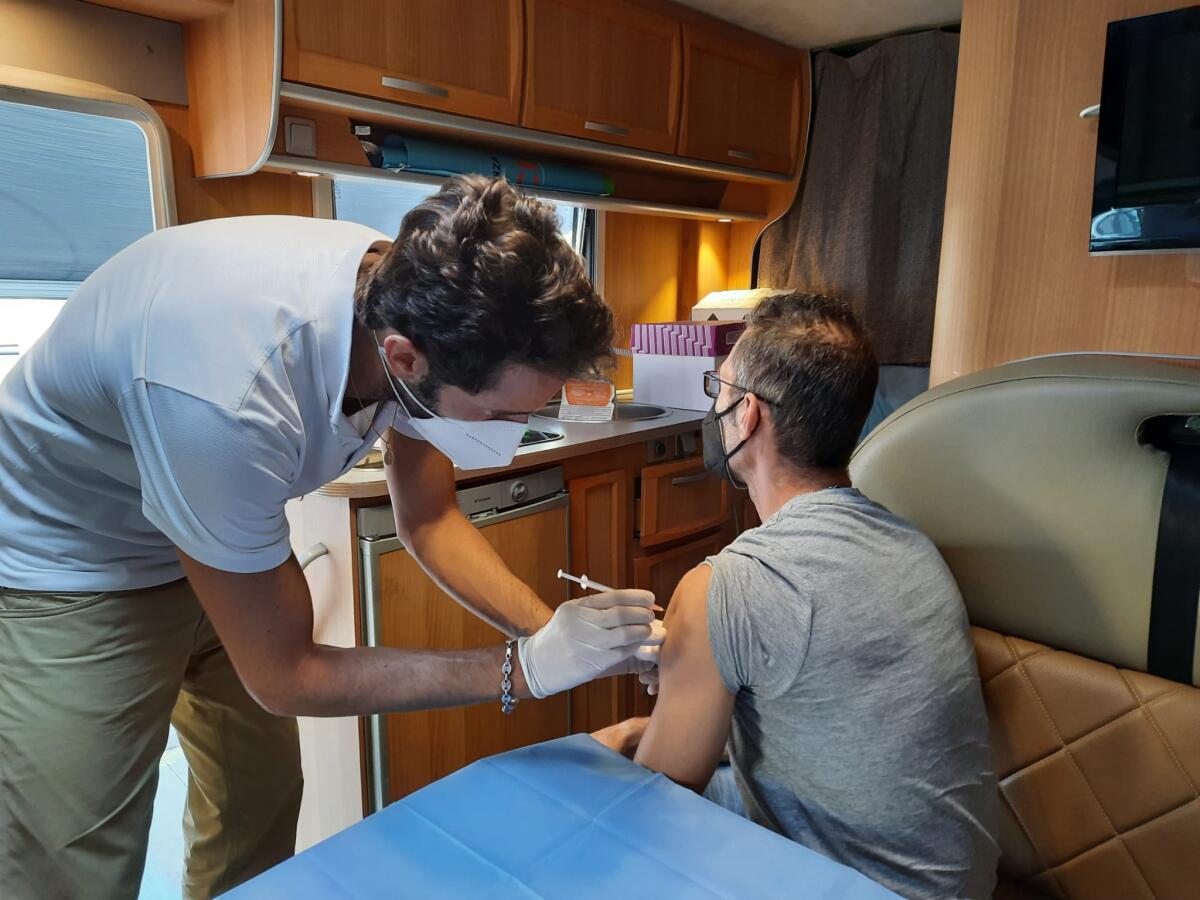 Campagna vaccinale Covid di prossimità: le date e i luoghi in provincia di Catania - 