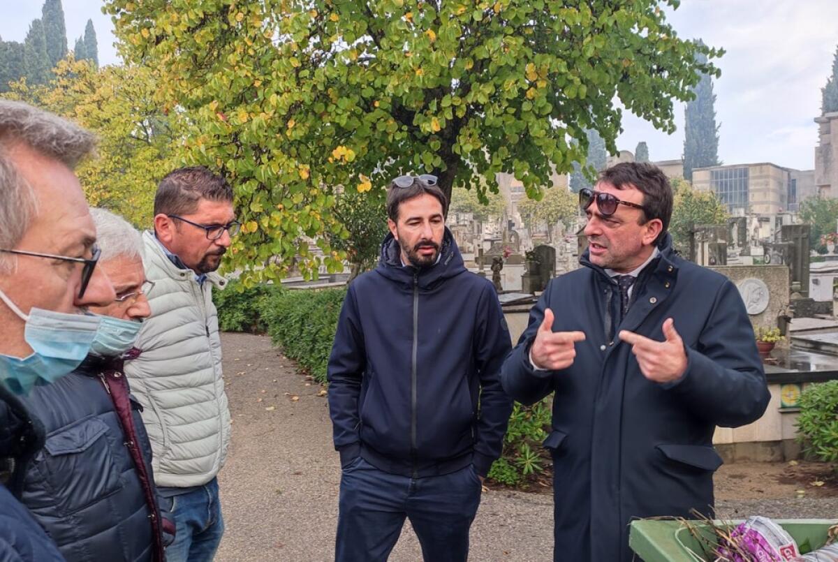 Caltagirone: raccolta differenziata dei rifiuti anche al cimitero - 