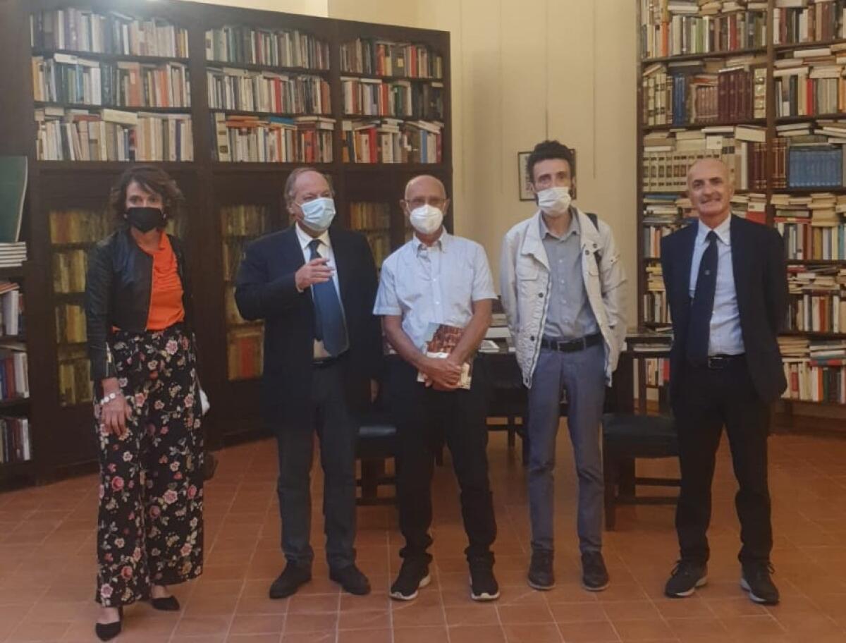 Caltagirone: 20 mila libri di Giacomo Scalzo donati al Comune dai figli dell'ex magistrato - 