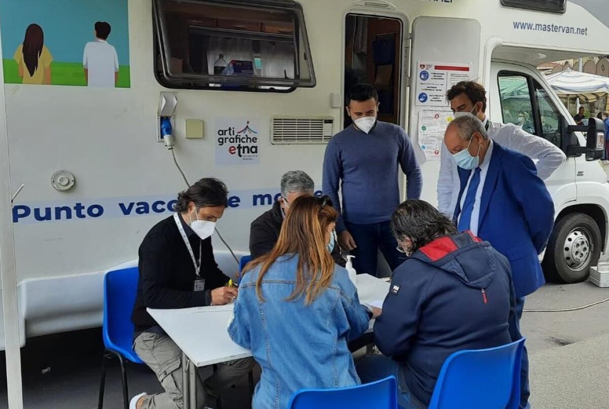 Caltagirone: 13 i positivi al Covid, solo uno in ospedale. Terza dose del vaccino per gli over 60 - 