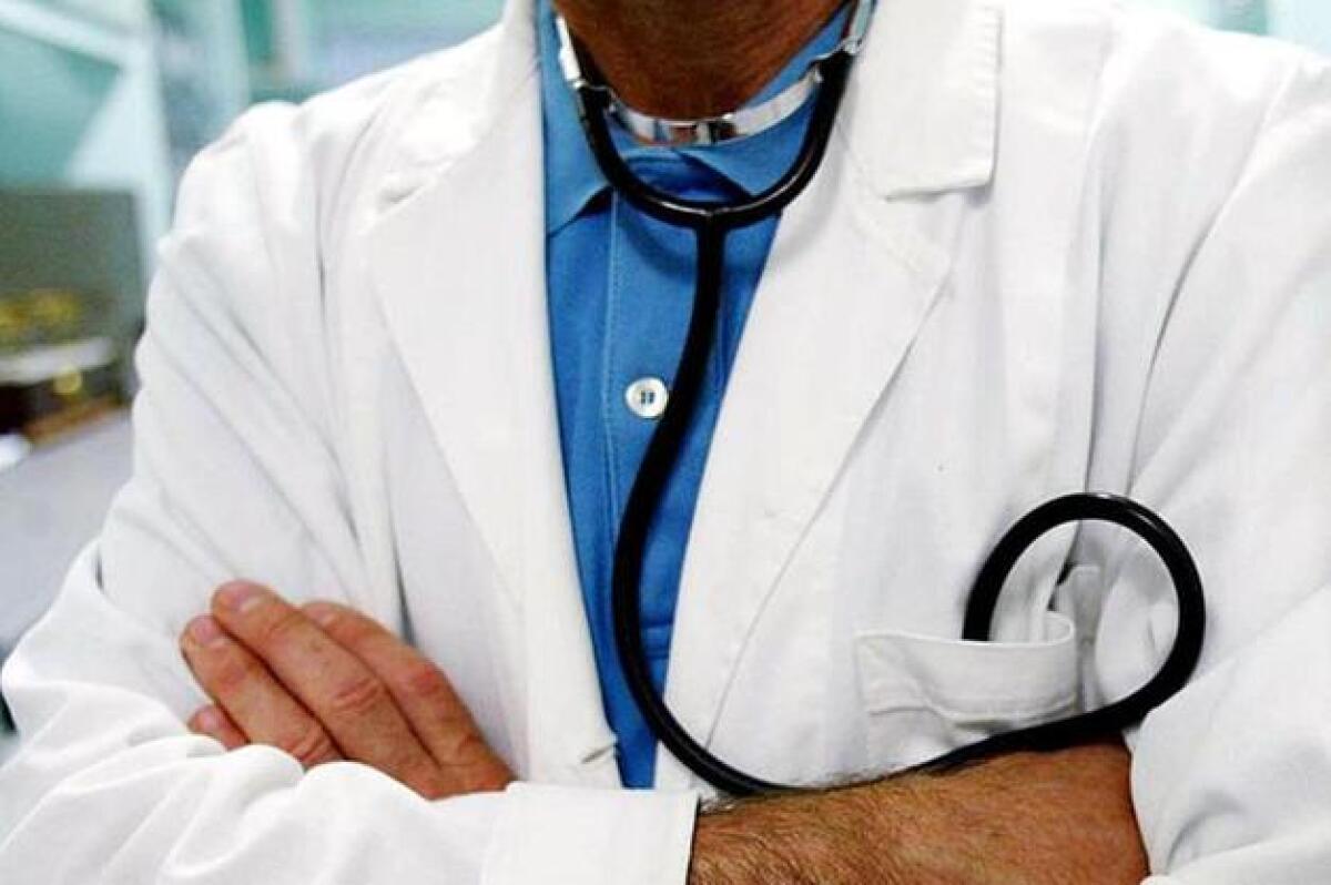 Medici No-Vax: altri 10 sospesi dall'Ordine di Catania. Altri 2 medici sono stati reintegrati - 