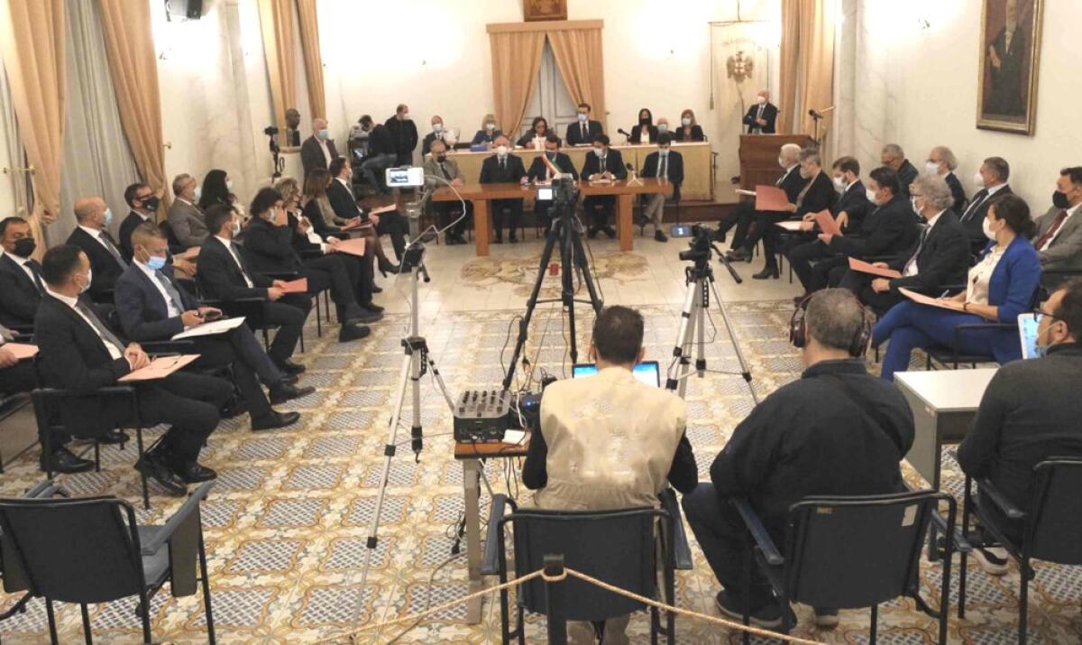 Caltagirone: centrodestra e centrosinistra hanno costituito due gruppi consiliari - 