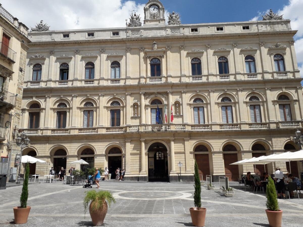 Caltagirone: 14 certificati anagrafici on line con l'Anagrafe digitale nazionale - 