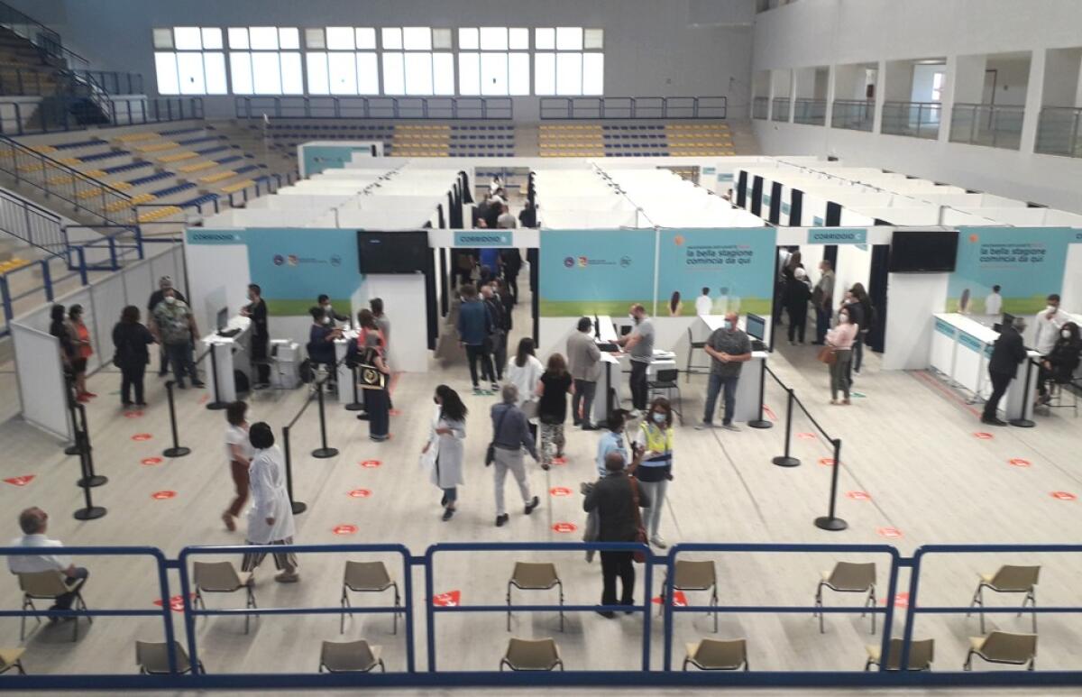 Vaccini Covid: orari apertura degli Hub e Punti vaccinali nelle giornate di 24, 25, 31 dicembre e 1 gennaio - 