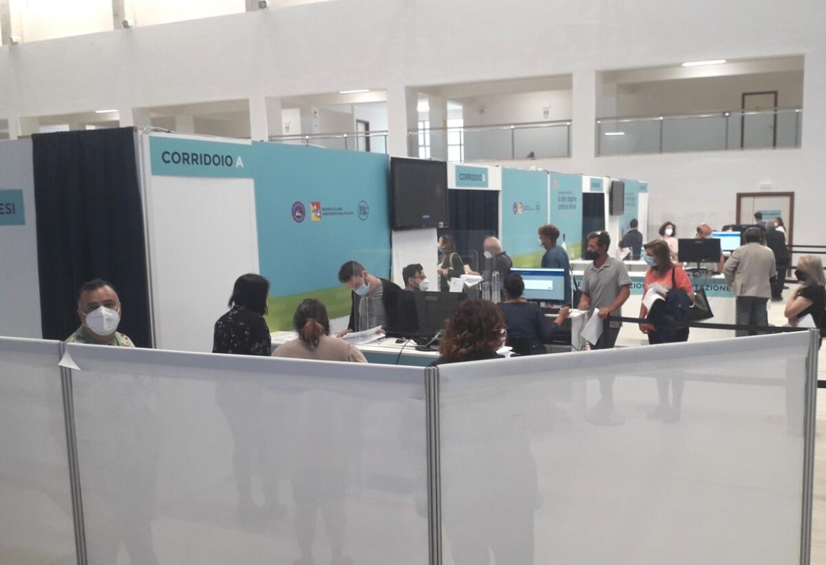 Caltagirone: 274 positivi al Covid, in diminuzione i ricoverati in ospedale. In Sicilia i più colpiti nella fascia di età scolare - 