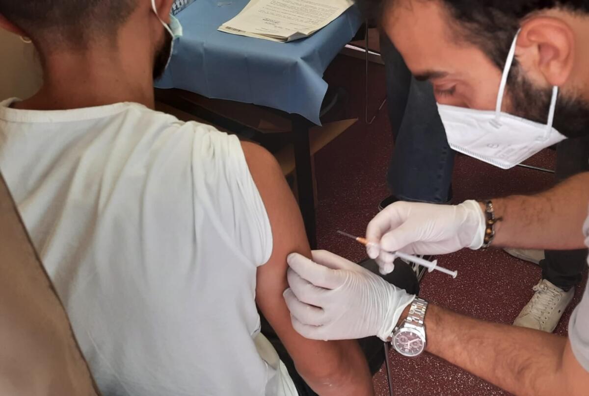 Caltagirone: positivi al Covid in diminuzione. Liberti: "Importante il supporto psicologico" - 