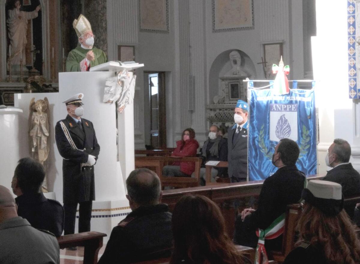 Caltagirone: consegnati encomi ai Vigili urbani. Previste 10 assunzioni a tempo determinato - 