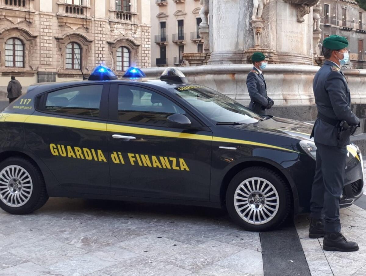 Sequestrati 11 kg di marijuana e hashish. Arrestato un corriere percettore del reddito di cittadinanza - 