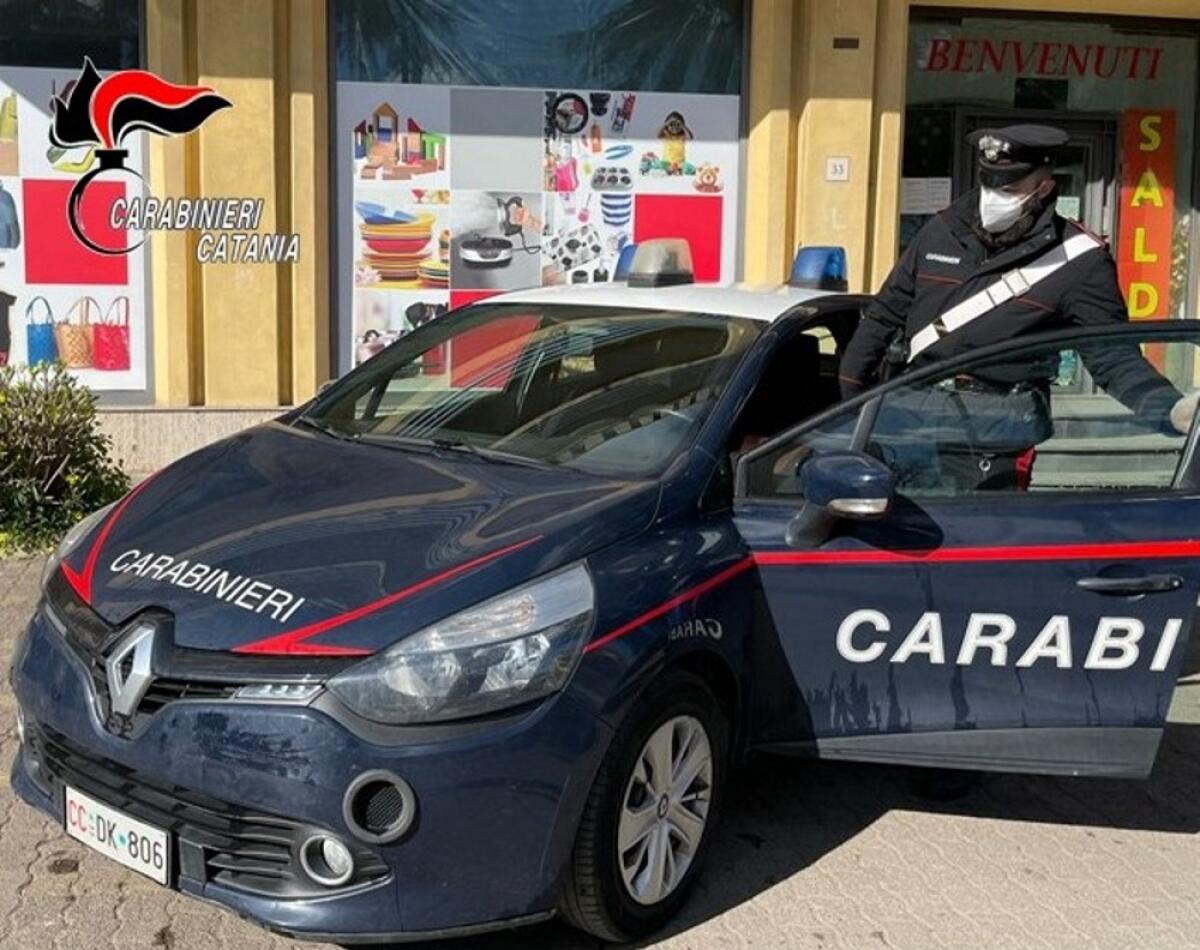 Grammichele: denunciato un 22enne di Mineo per furto di indumenti e scarpe nuove - 