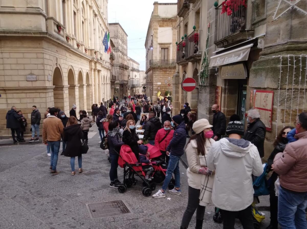 Caltagirone: passo indietro dal 28 febbraio modifiche orarie all'isola pedonale, ma solo nei giorni feriali - 