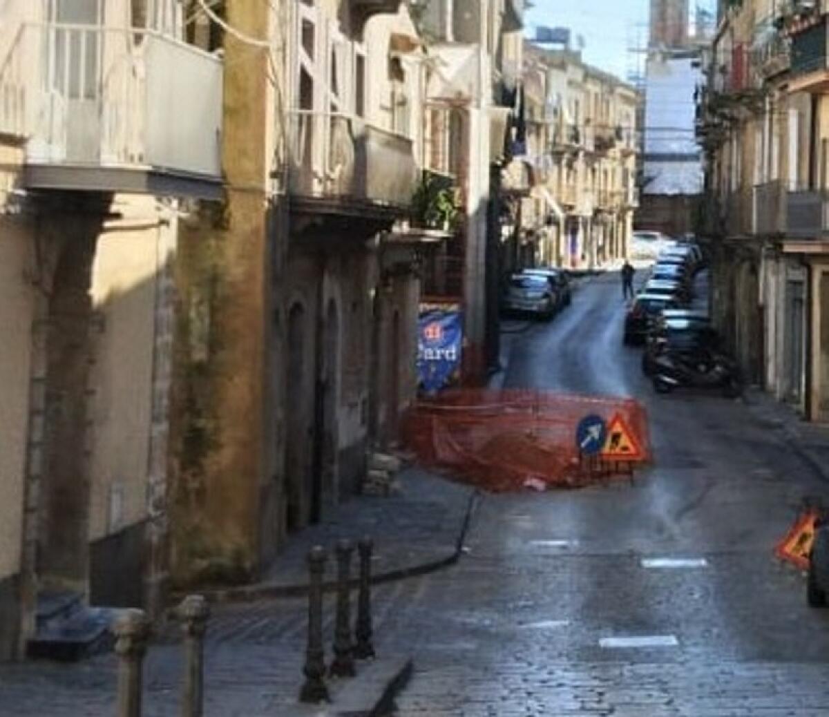 Caltagirone: proroga sino a martedì 8 febbraio per i lavori in via San Pietro - 