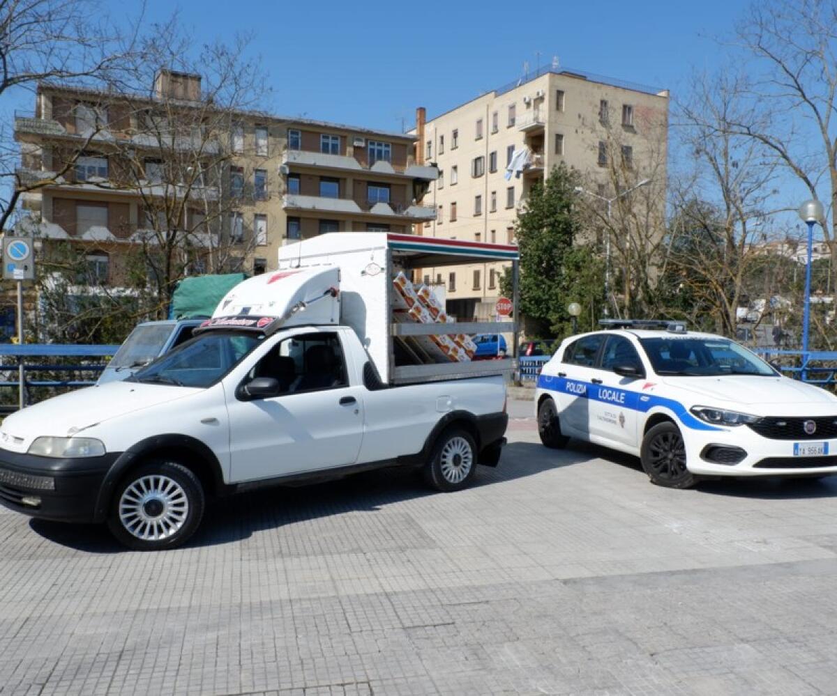 Caltagirone: sanzionati, da Gdf e Polizia municipale, ambulanti abusivi di frutta e ortaggi - 