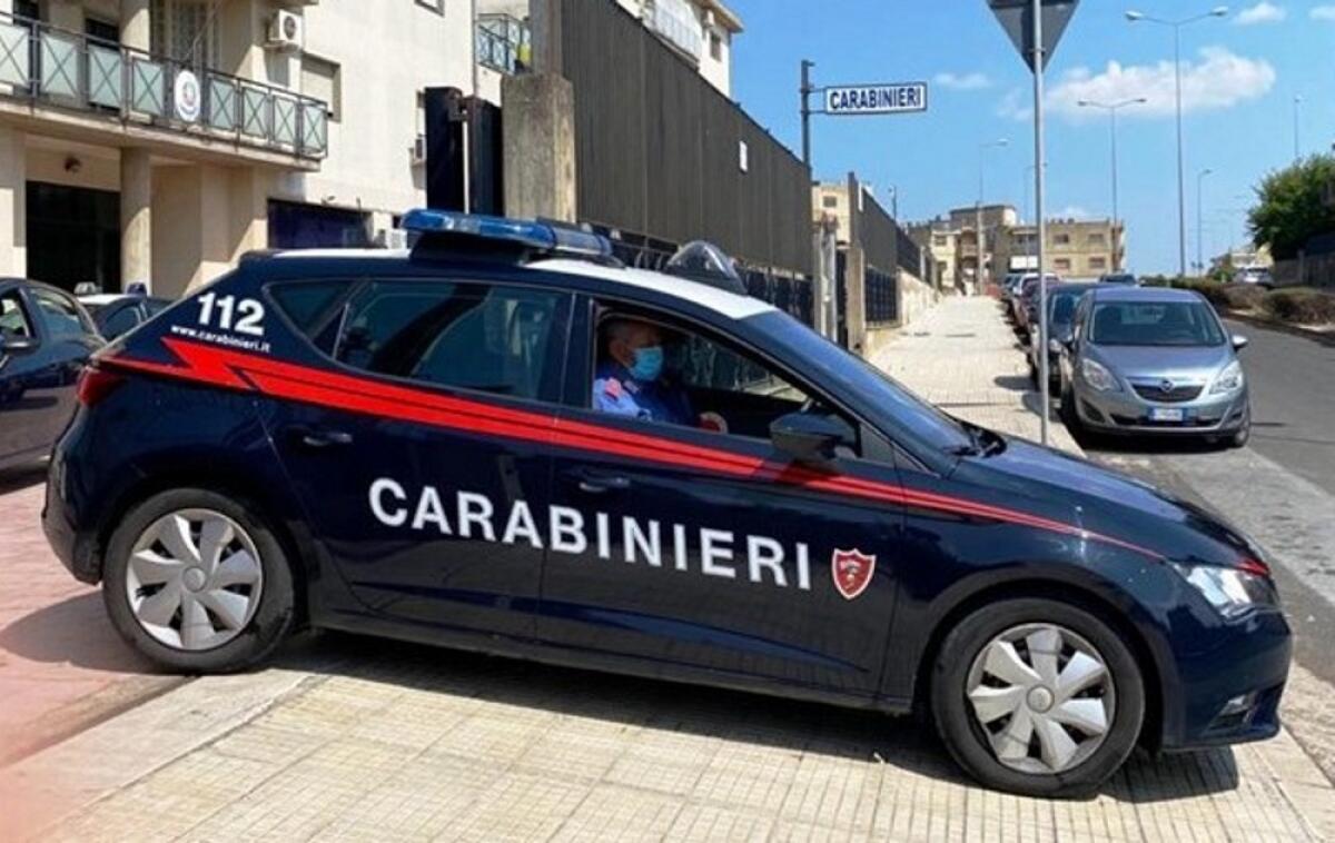 Caltagirone: piccoli furti in negozi e panifici. I Carabinieri visionano le immagini di video sorveglianza - 