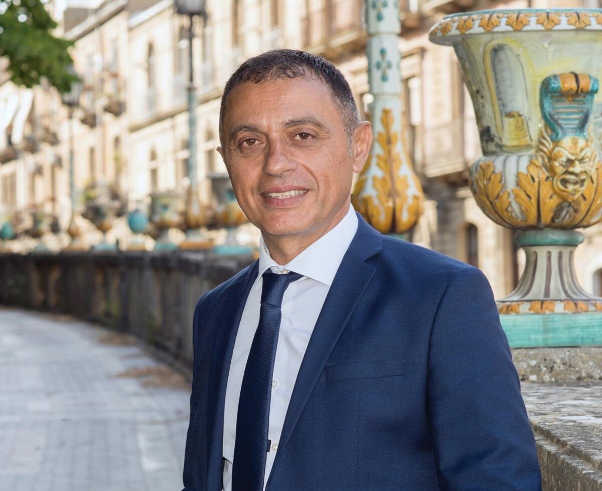 Caltagirone: 41.000 euro per lo studio del nuovo Piano Urbano del Traffico, il consigliere Sergio Gruttadauria ne chiede la revoca - 
