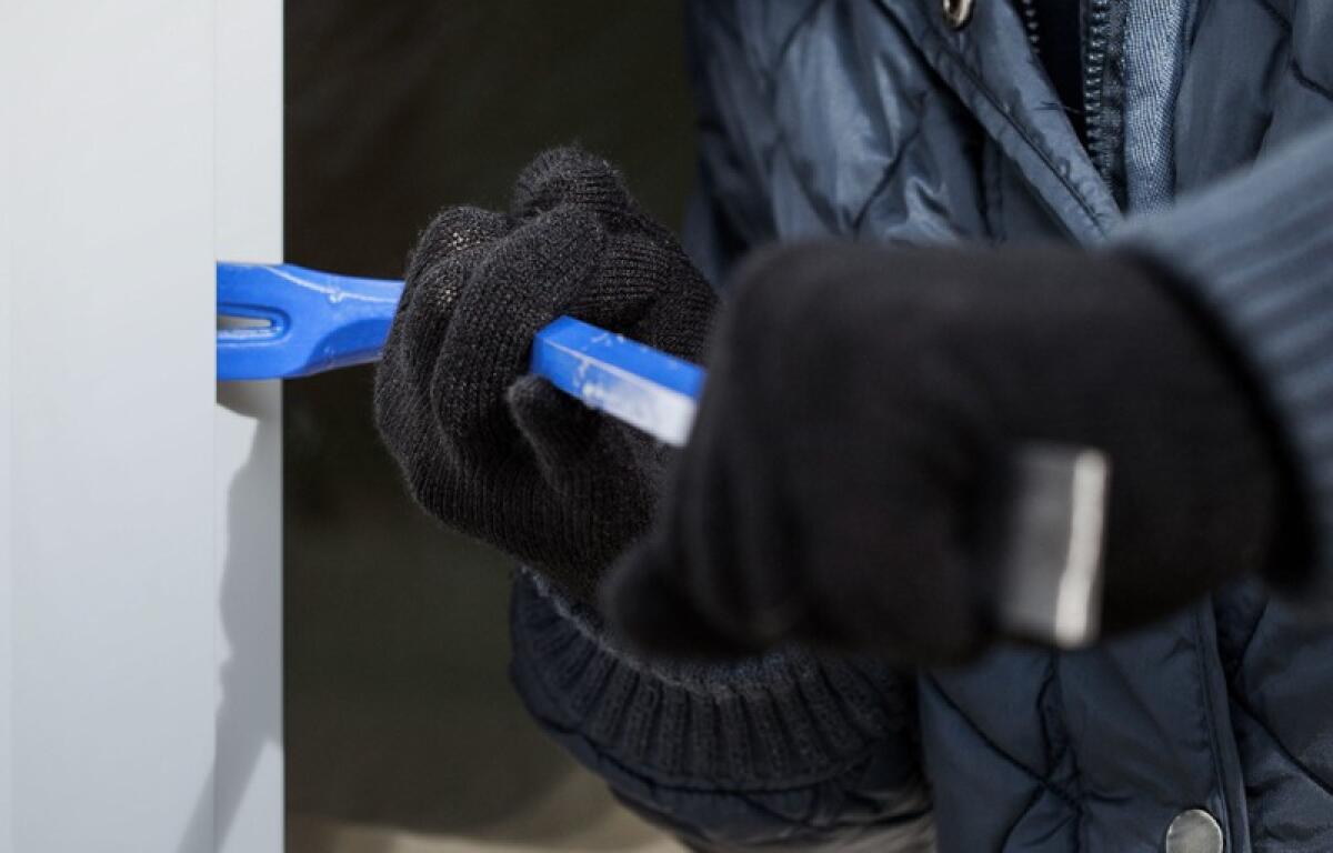 Caltagirone: furti con scasso negli esercizi commerciali, la Confcommercio locale chiede più controlli e un tavolo tecnico - 