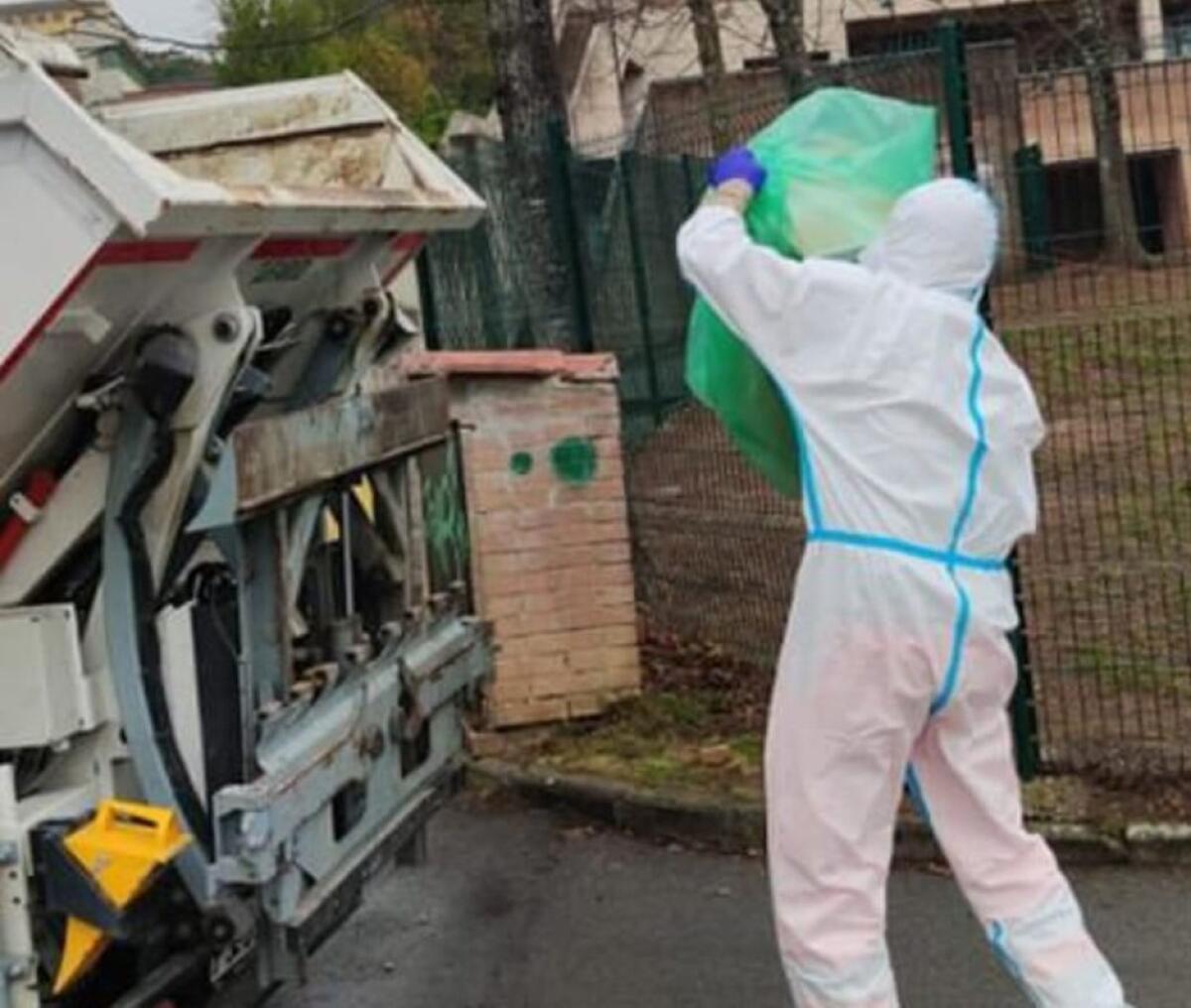 Caltagirone: il mercoledì e venerdì alle 14 la raccolta dei rifiuti per gli utenti positivi al Covid e in isolamento domiciliare - 