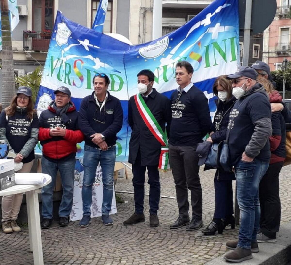 Criticità dell'ospedale di Caltagirone: Sit-in di protesta davanti all'Asp di Catania - 