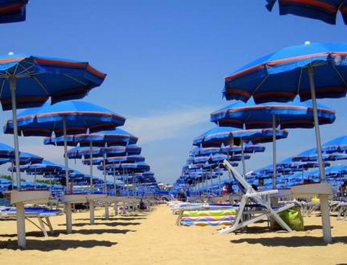 Mobilitazione nazionale a sostegno della balneazione attrezzata italiana: delegazione di titolari di stabilimenti balneari siciliani - 