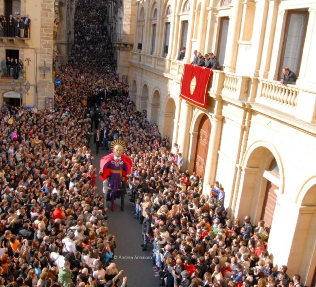 Caltagirone: domenica di Pasqua la "Giunta", la "Spartenza" e in Cattedrale il “Concerto per la Pace” - 