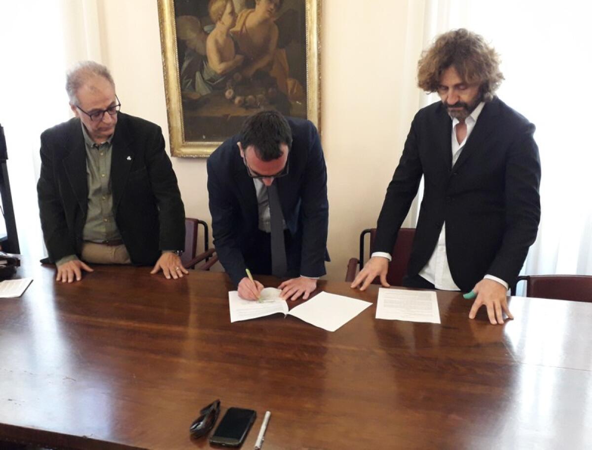 Caltagirone: protocollo d’intesa Comune – Associazione disegno industriale - 