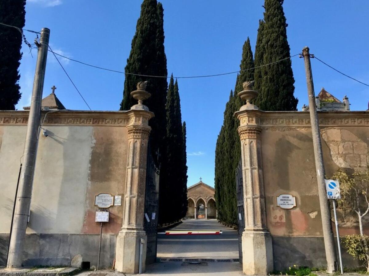 Caltagirone: sabato 14 maggio l'ingresso principale del cimitero rimarrà chiuso - 