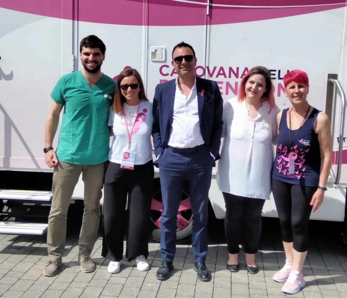 Caltagirone: un centinaio di screening per la lotta ai tumori al seno con la Carovana della prevenzione - 