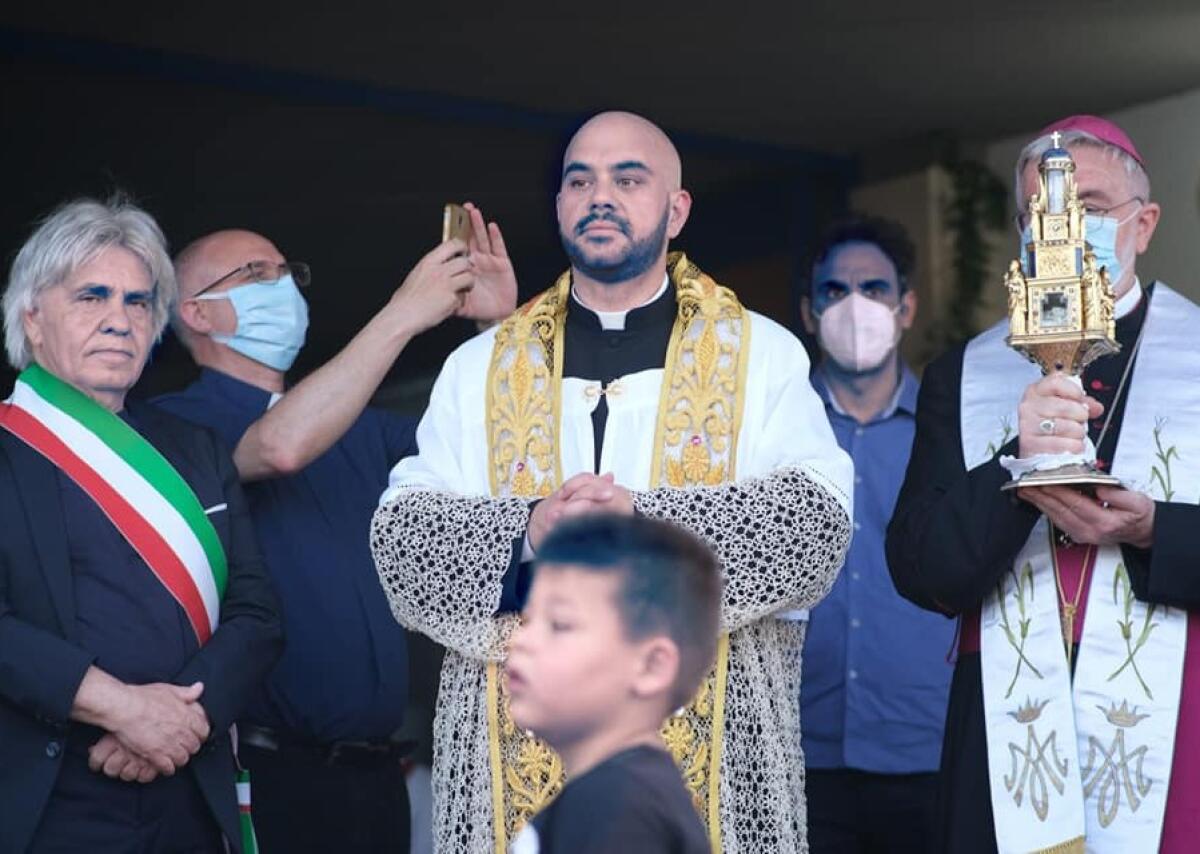 Scordia: visita del Reliquiario della Madonna delle Lacrime di Siracusa alla Parrocchia San Domenico Savio - 