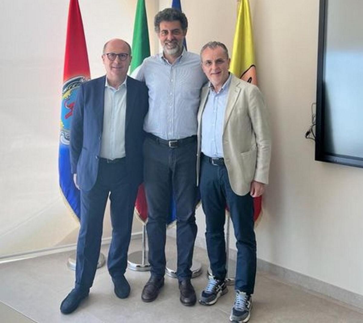 Fusione e incorporazione della società di gestione Aeroporto di Comiso e la Sac dell'aeroporto di Catania - 