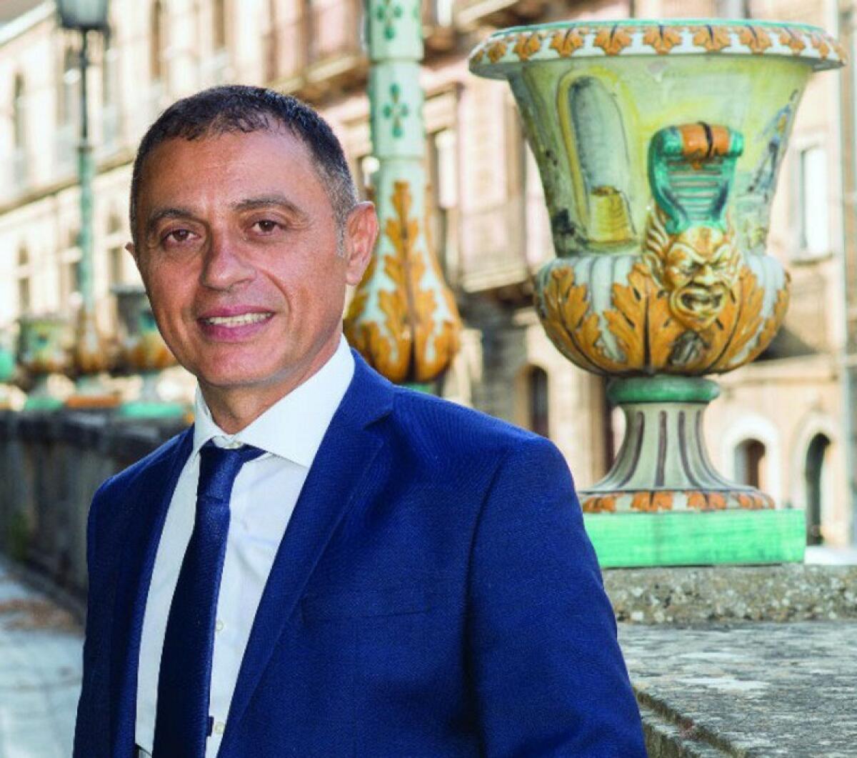 Caltagirone: Sergio Gruttadauria scrive al Coordinamento Provinciale di Forza Italia di Catania ed al Coordinamento Regionale di Forza Italia -Palermo. - 