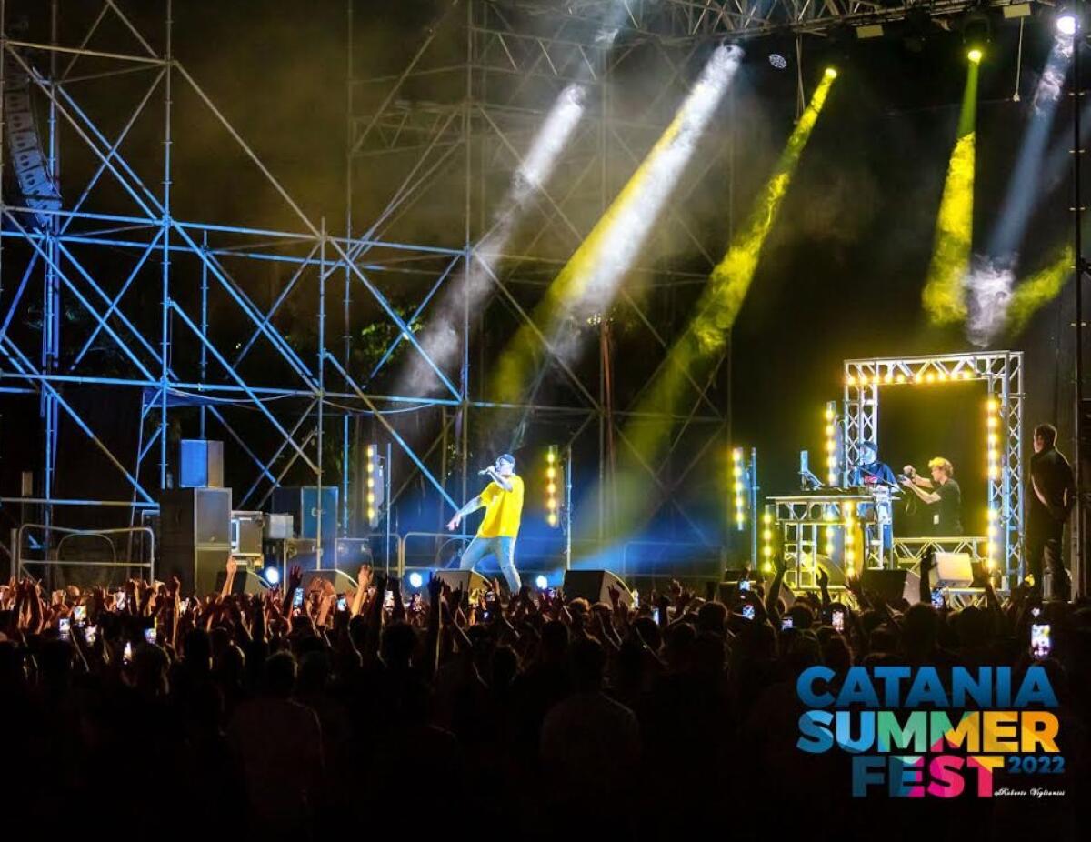 Fabri Fibra e la sua musica Rap: in 5.000 alla Villa Bellini di Catania per il Summer Fest 2022 - 