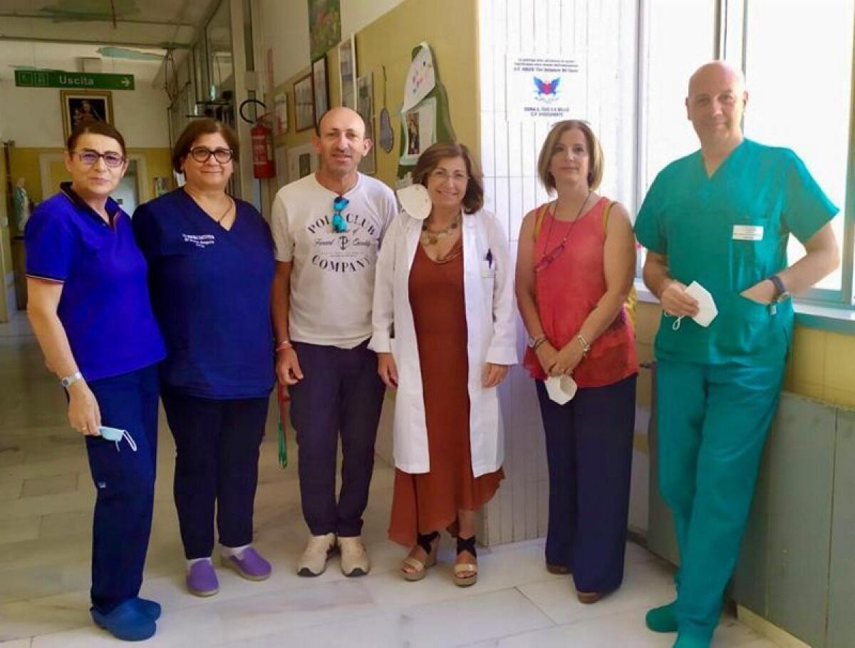 Caltagirone: 14 poltrone da riposo donate al reparto di Pediatria dall'Associazione di Volontariato Onlus "Con Salvatore nel Cuore" - 