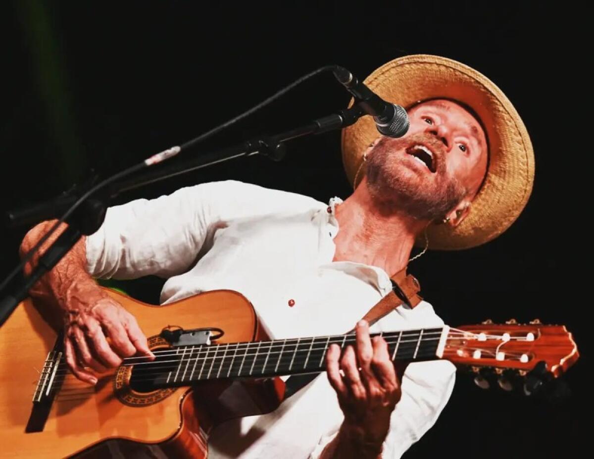 Mario Venuti chiude il tour estivo il 10 ottobre a Catania, Cortile Platamone - 