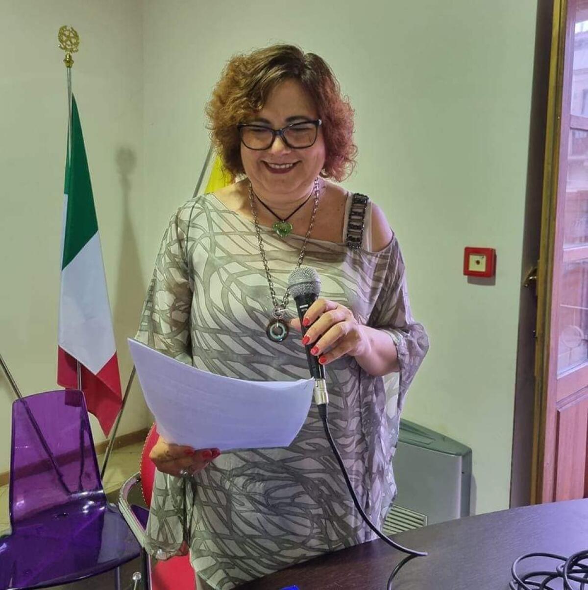 Licodia Eubea, ufficiale: la consigliera comunale Brullo si è dichiarata indipendente - 