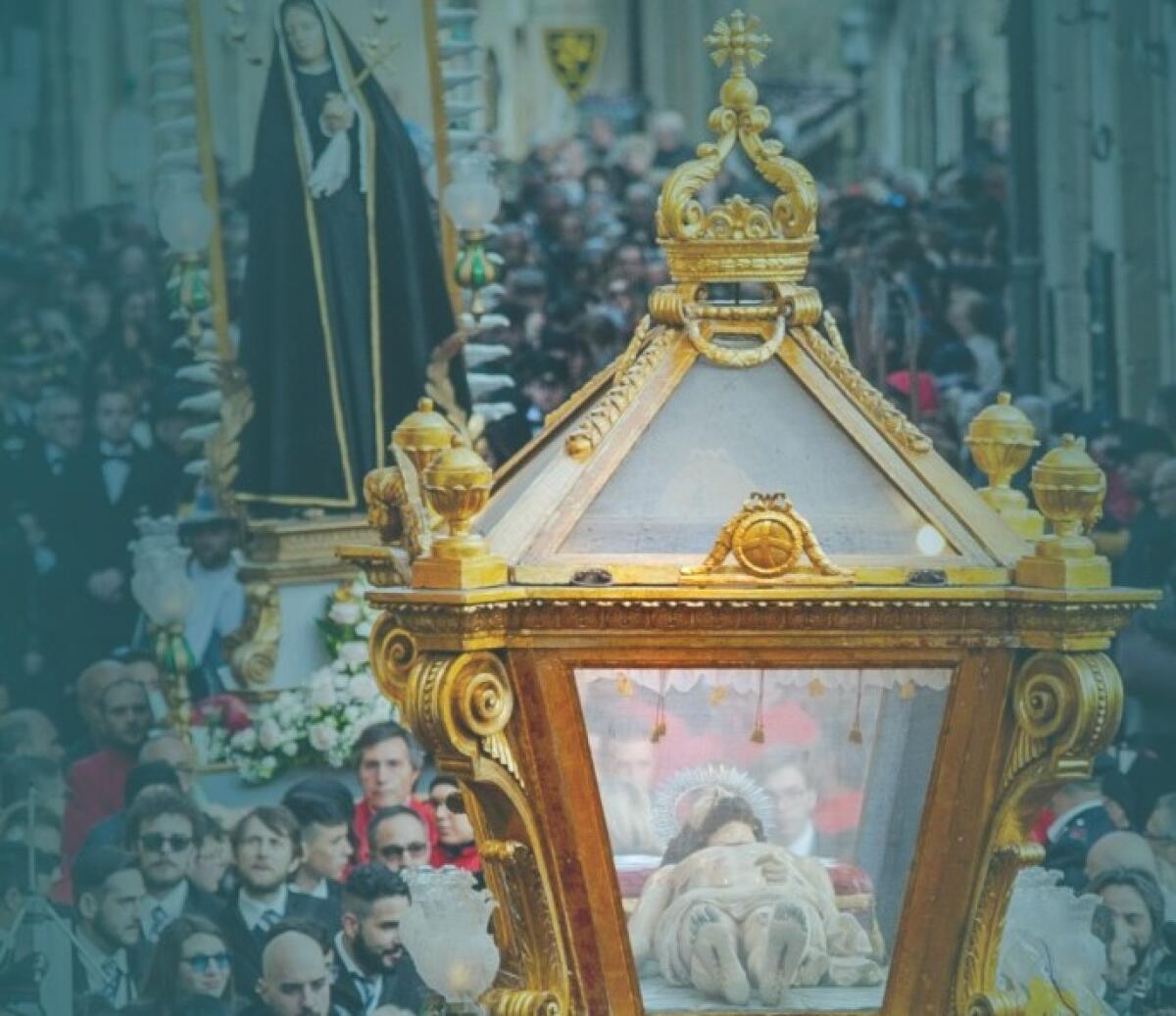Caltagirone: in Cattedrale la presentazione delle opere restaurate il Cataletto del Cristo morto e la portantina della Madonna Addolorata - 